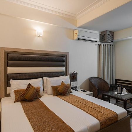 The Suncourt Hotel Yatri Delhi  Exterior foto