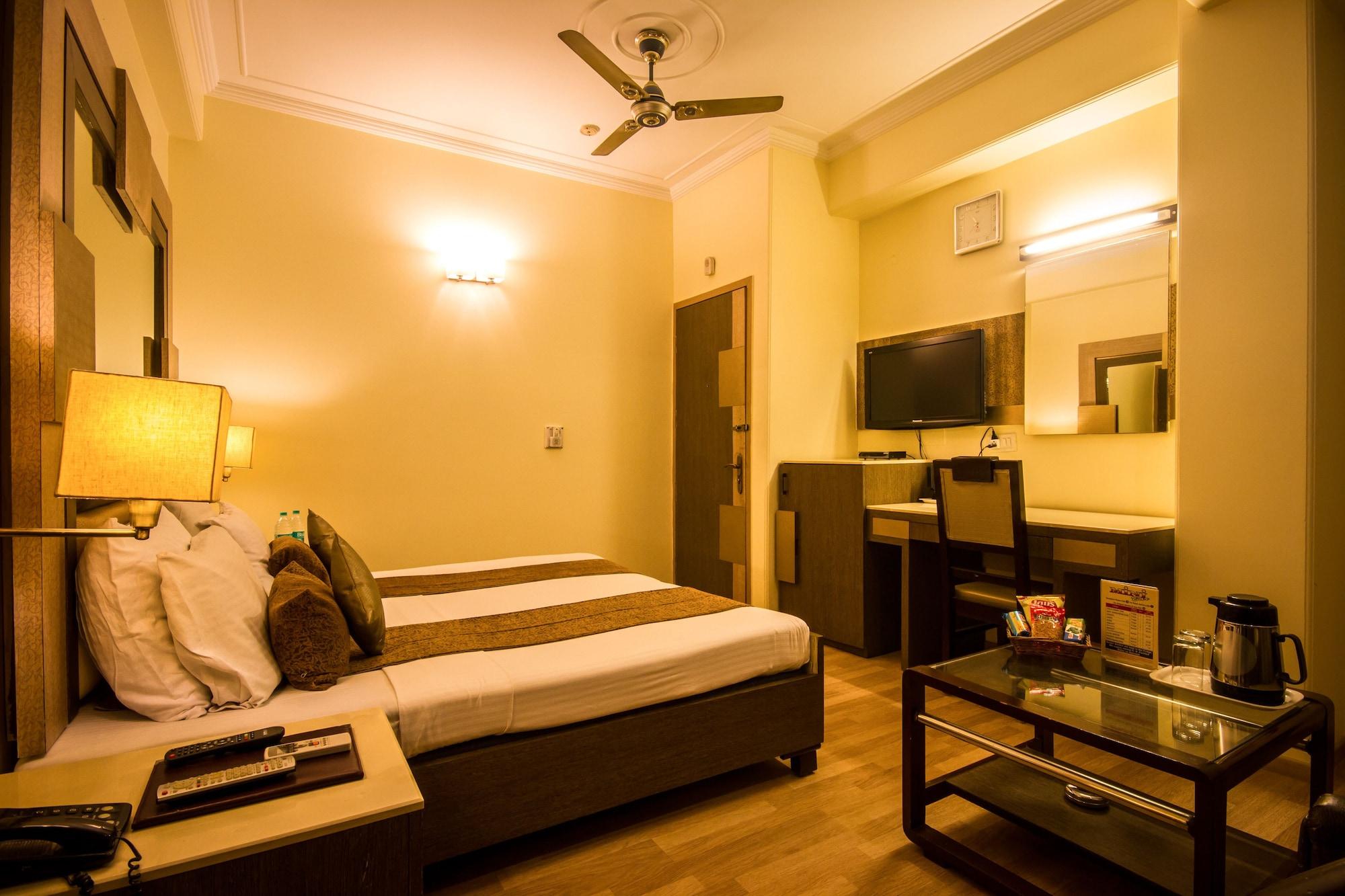 The Suncourt Hotel Yatri Delhi  Exterior foto