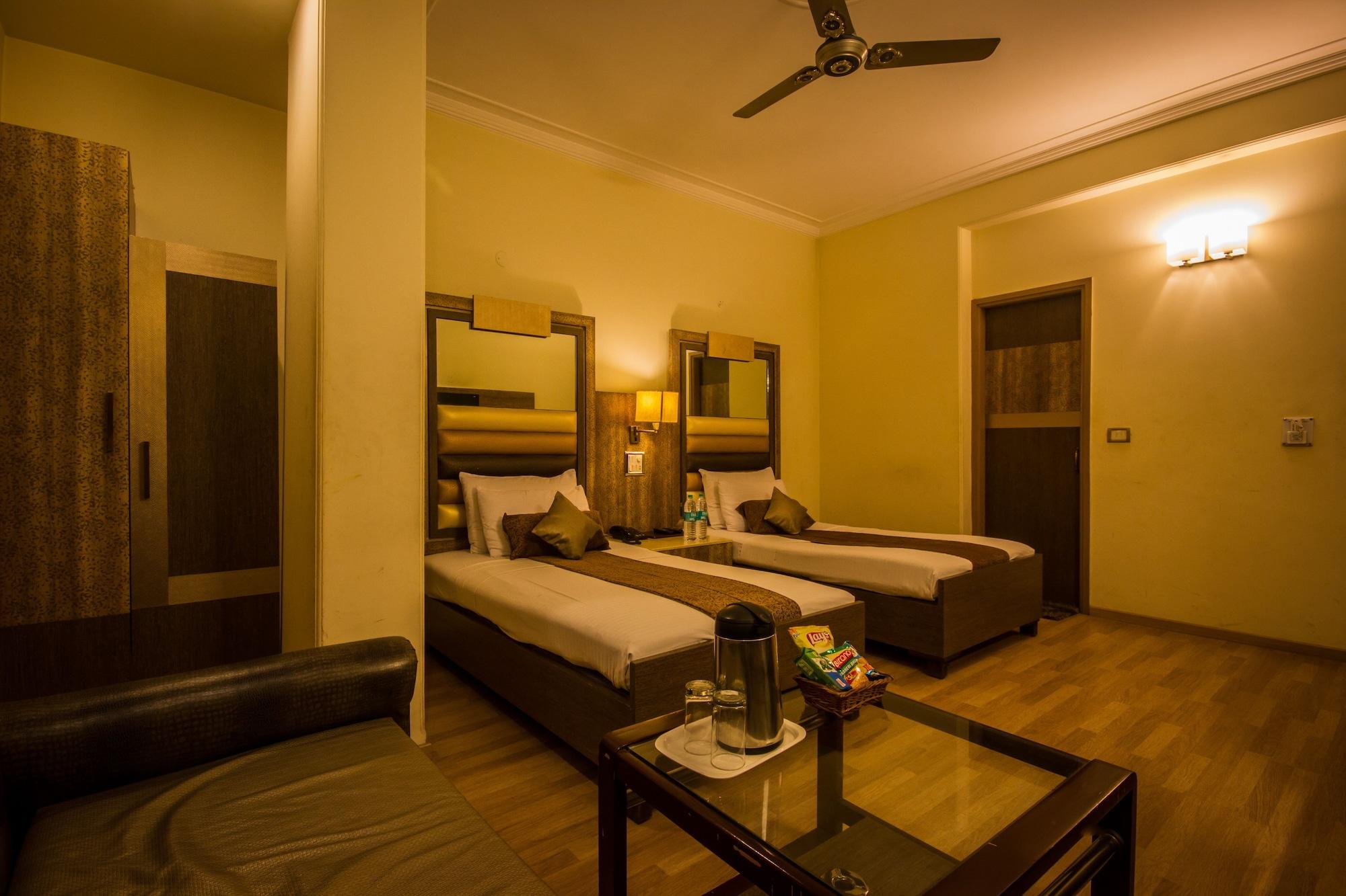 The Suncourt Hotel Yatri Delhi  Exterior foto