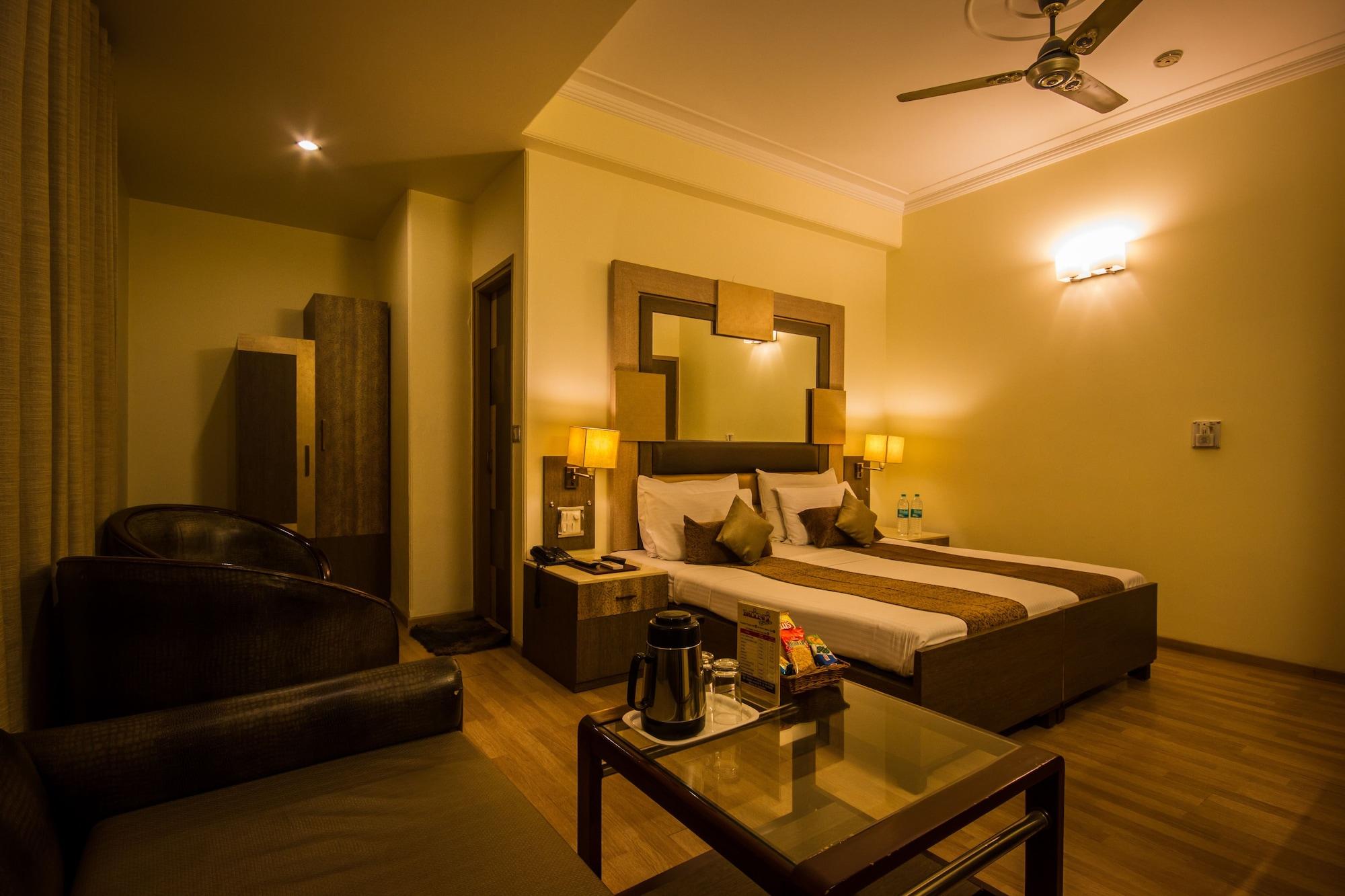 The Suncourt Hotel Yatri Delhi  Exterior foto
