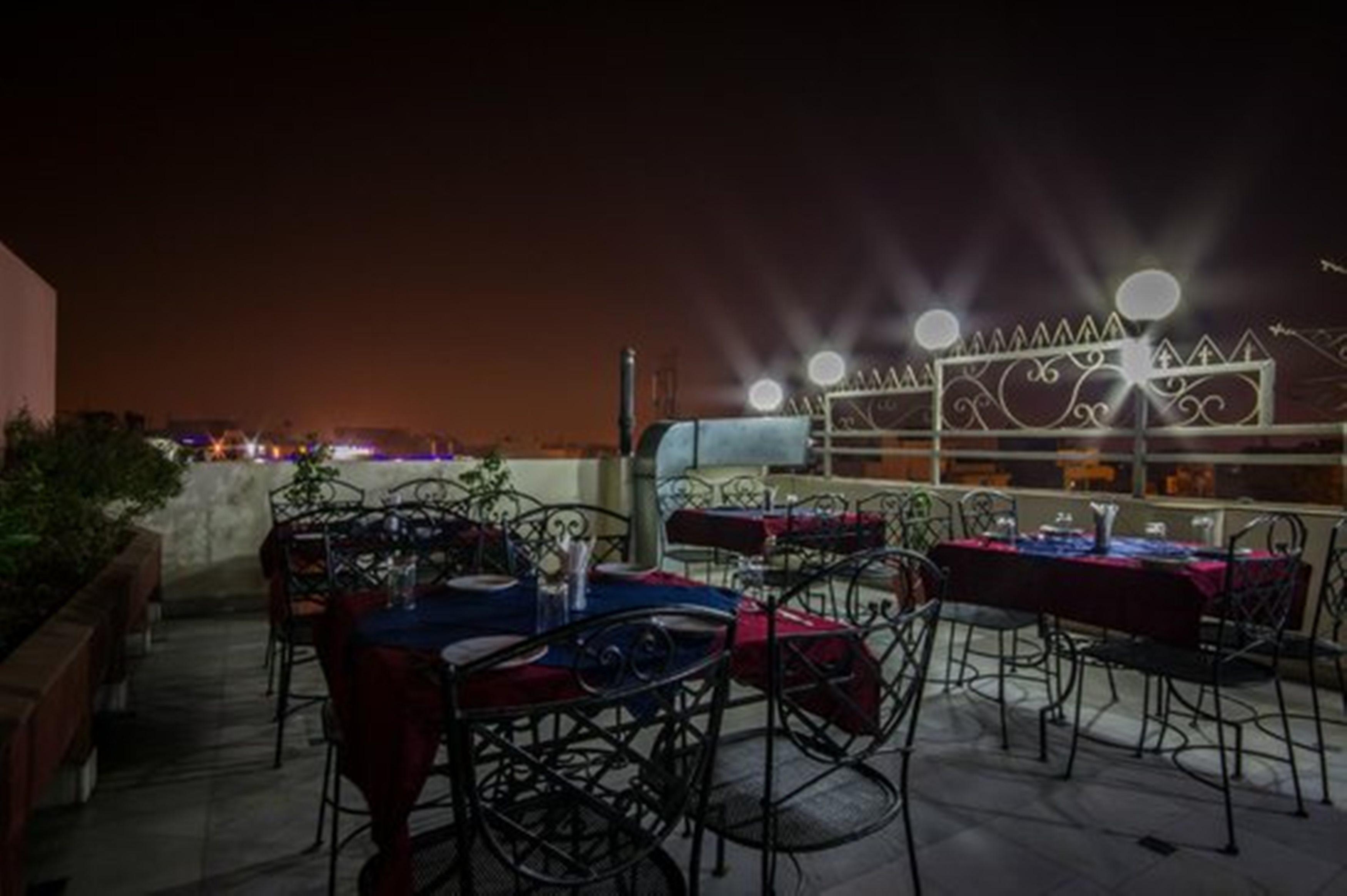 The Suncourt Hotel Yatri Delhi  Exterior foto