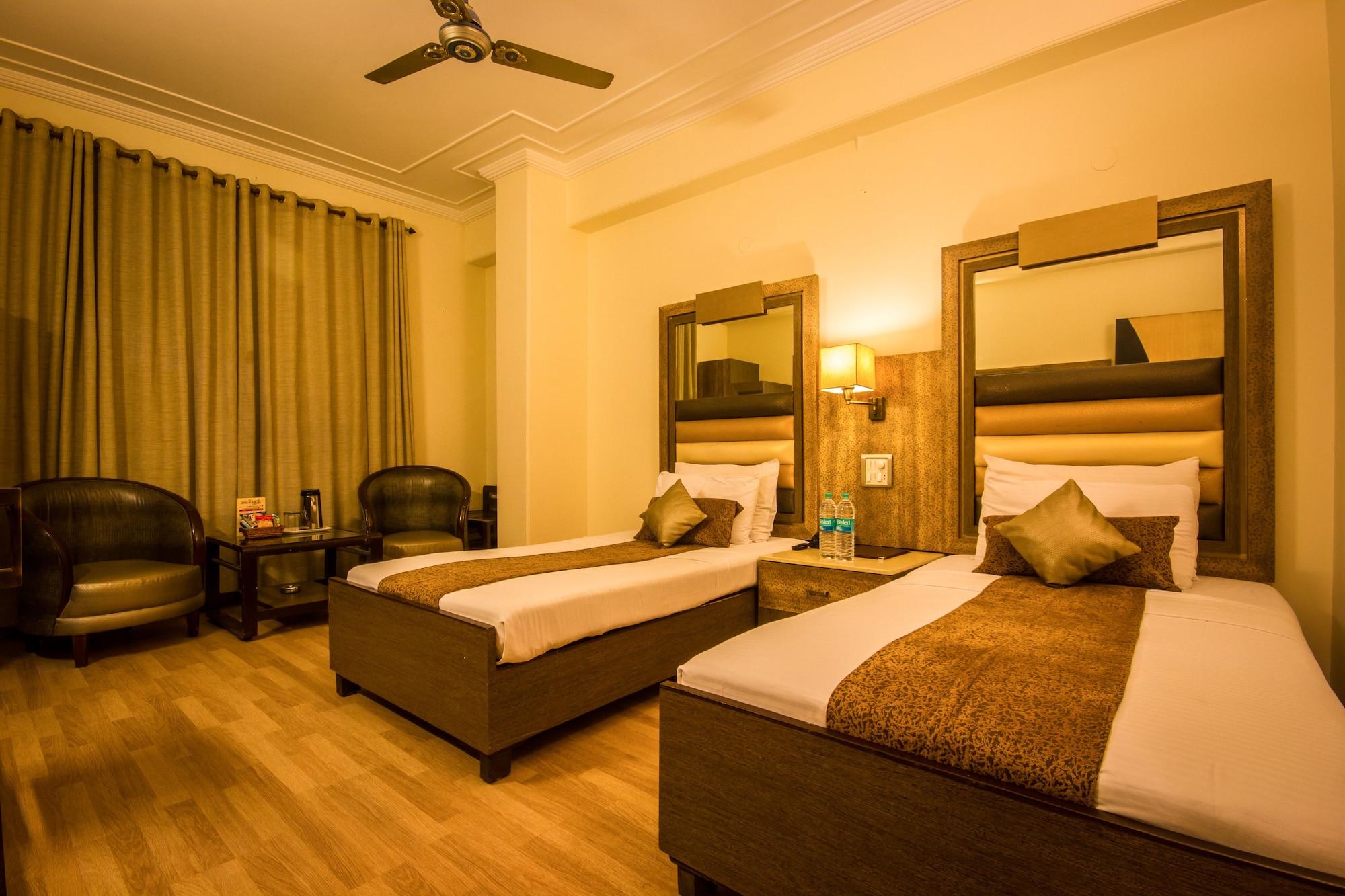 The Suncourt Hotel Yatri Delhi  Exterior foto