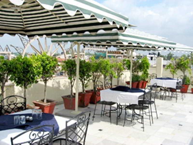 The Suncourt Hotel Yatri Delhi  Exterior foto